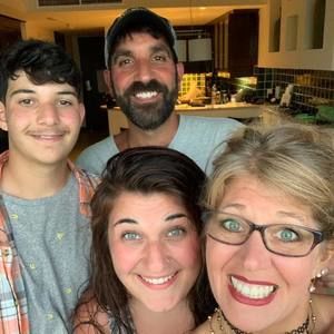 Meet your Posher, Danielle